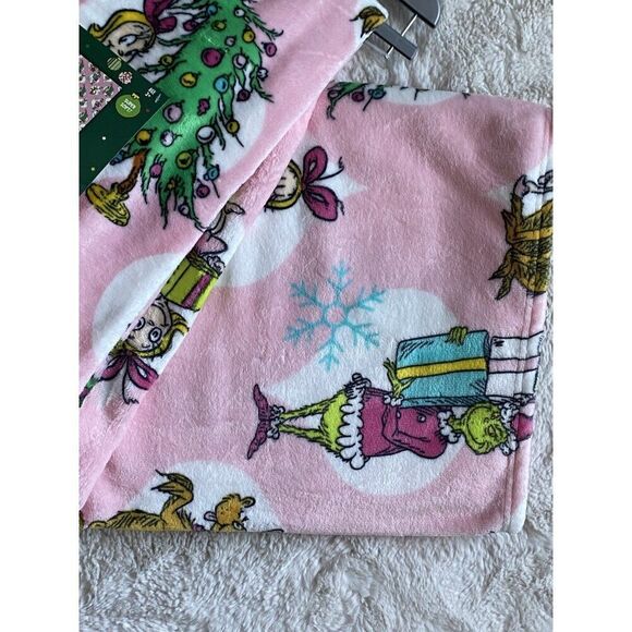 Dr. Seuss The Grinch Max Cindy Lou Pink Throw Blanket Christmas 50 X 70" NEW - Picture 10 of 16